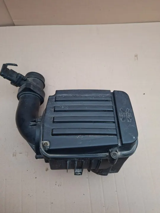 Luftfilterhus OEM 1K0129610 för VW Caddy III image 2