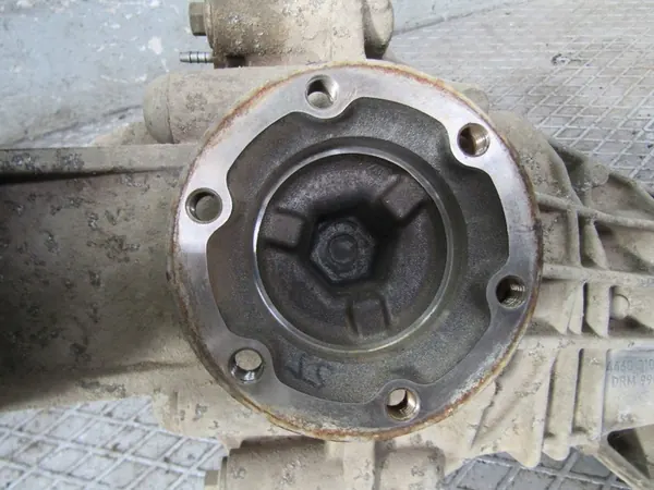 VW Touareg 03R 3.2 V6 Différentiel Arrière image 8