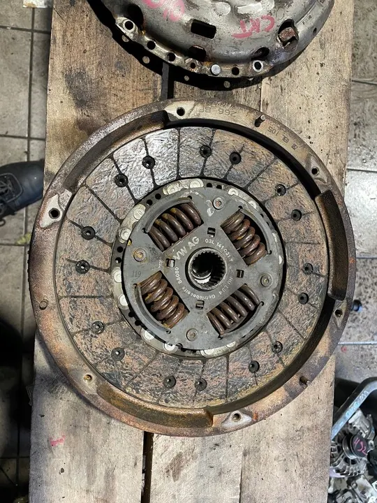 VW CRAFTER 2.0 TDI Kaksoismassavanne 03L105266BF image 3