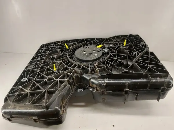 Tanque AdBlue usado OEM 2N0131877T para VW Crafter image 7