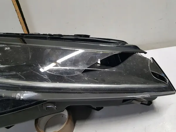 Oikea LED-lamppu Skoda Superb III 3V1 Lift 19- image 3