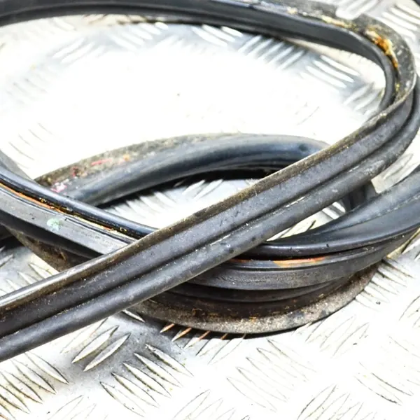 Joint de coffre Mercedes W129 OEM A1297580098 image 4