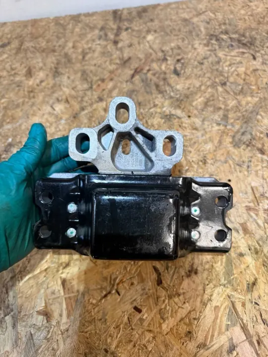 Versnellingsbaksteun OEM 1K0199555AD voor VW Golf V image 3