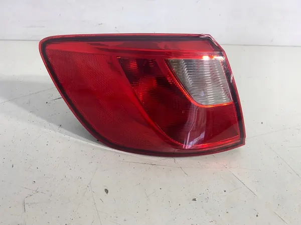 Luz trasera izquierda Seat Ibiza 6J IV Kombi image 2