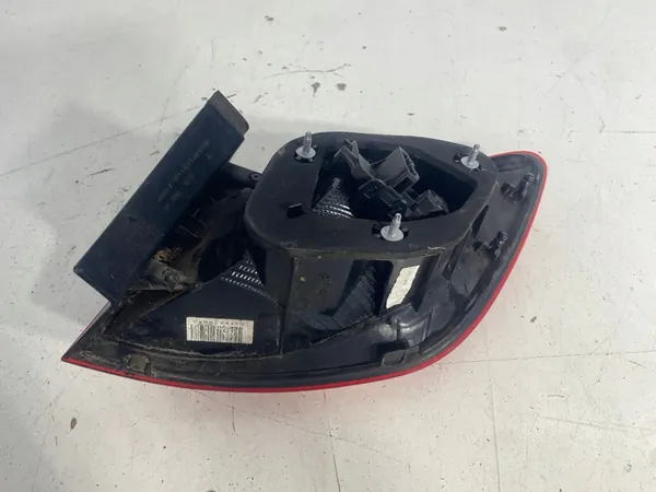 Luz trasera izquierda Seat Ibiza 6J IV Kombi image 7