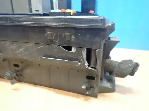 Zekeringkast OEM 13343762 voor Opel Astra IV J image 6