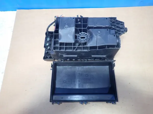 Zekeringkast OEM 13343762 voor Opel Astra IV J image 7