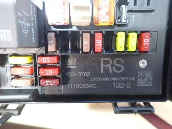 Zekeringkast OEM 13343762 voor Opel Astra IV J image 8