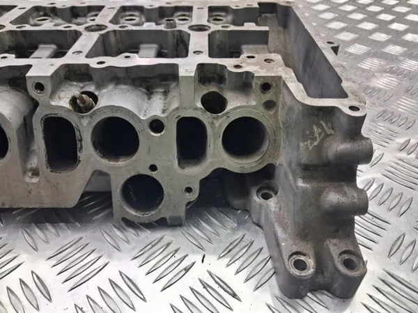 BMW Zylinderkopf OEM 7797678 für N47D20 image 3