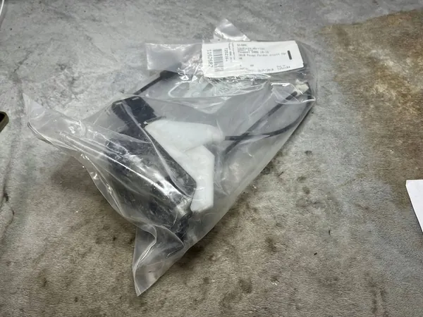 Höger bakdörrlås PEUGEOT 5008 9138AC image 2