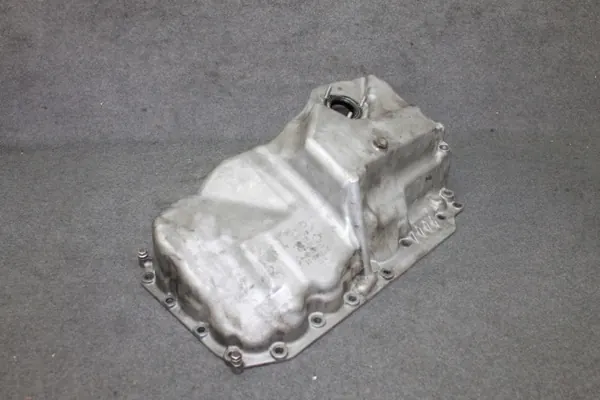 BMW Oliepan OEM 7812360 voor N47 Dieselmotor image 2