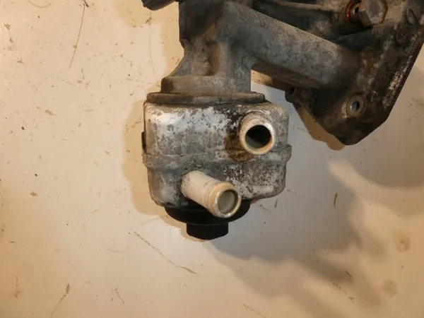 Oljefilterbas VW SEAT SKODA 038115389B image 3