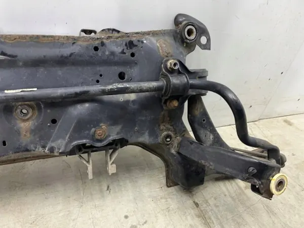 Ford C-Max MK2 motorbalk OEM - Begagnat skick image 4
