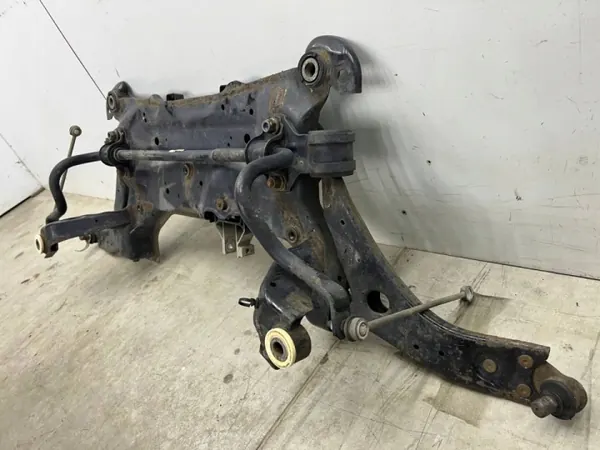 Ford C-Max MK2 motorbalk OEM - Begagnat skick image 5
