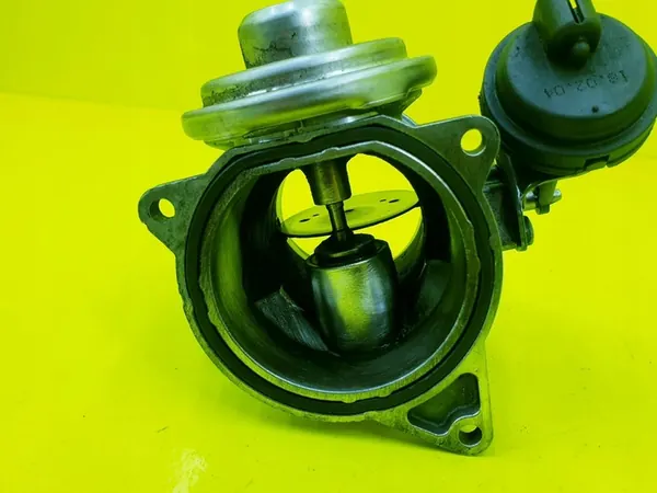 EGR-venttiili Touareg T5 2.5 TDI image 5