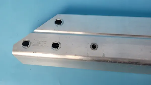 Mercedes EQE W295 Verstärkungsbalken OEM A2976200001 image 7