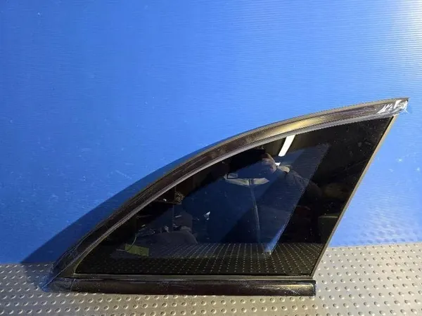 Vitre latérale arrière droite Mercedes-Benz C W205 2025 A2056707200 image 1