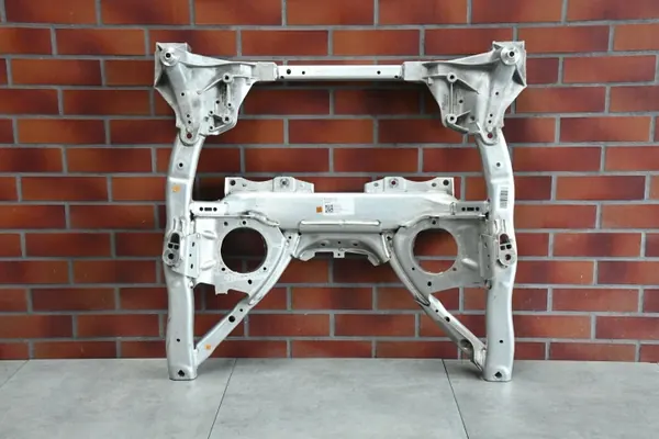OEM 662358389 BMW 5 G60 G61 7 G70 Poikittaispalkki Kehto image 2