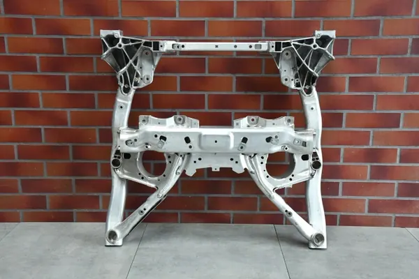 OEM 662358389 BMW 5 G60 G61 7 G70 Poikittaispalkki Kehto image 3