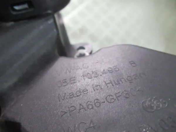 Öljy-erotin VW Audi Skoda 05E103495B OEM image 3