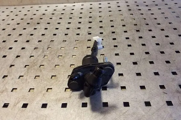 Kytkin sylinteri OPEL ZAFIRA TOURER C 55561916 image 4