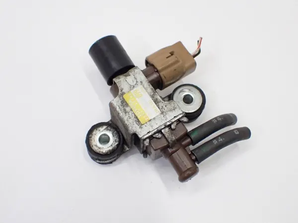 Válvula de vacío OEM 25819-30100 para Toyota Land Cruiser image 2