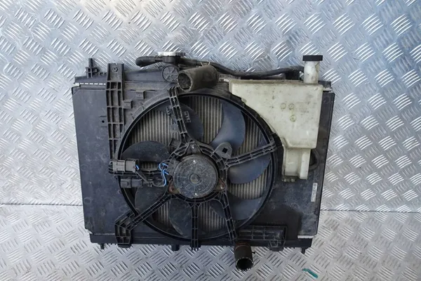 Nissan OE 21410BA60A Radiador de refrigeración del motor image 2