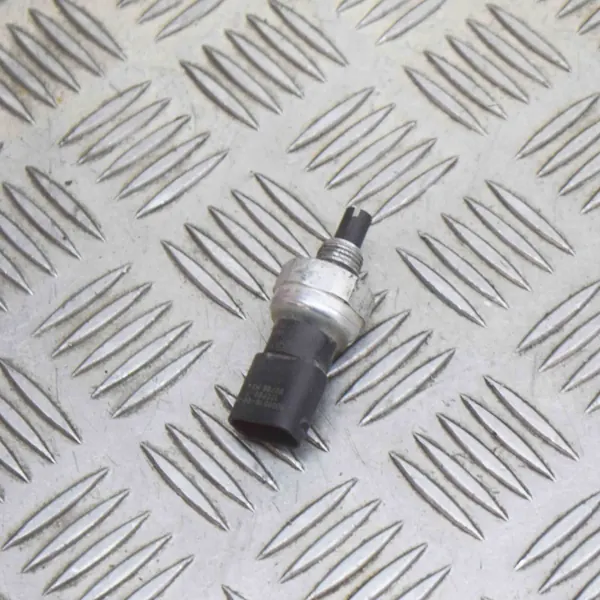 Tesla Klimaanlage Drucksensor OEM 12CP801 - Gebraucht image 4