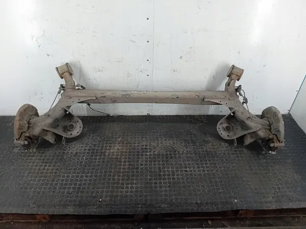 Viga Suspensión OEM Eje Trasero Kia Carens IV 1.7 CRDI image 2