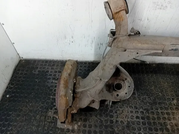 Viga Suspensión OEM Eje Trasero Kia Carens IV 1.7 CRDI image 3