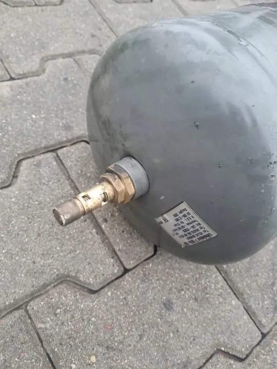 Ilmasäiliö 6L OEM 20485243 Volvo FL 6 00-06 image 3