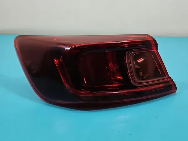 Lámpara Trasera Izquierda Renault Talisman Sedán OE 265552867R image 3