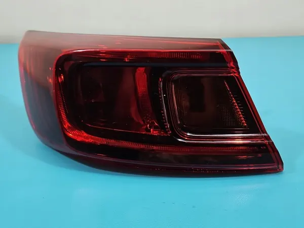 Lámpara Trasera Izquierda Renault Talisman Sedán OE 265552867R image 4