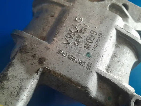 Soporte de motor Volkswagen 5N0199262M image 2