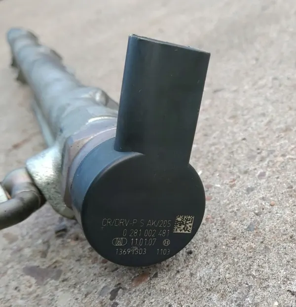 Válvula Sensor Combustível BMW OEM 0281002481 - Usado image 3