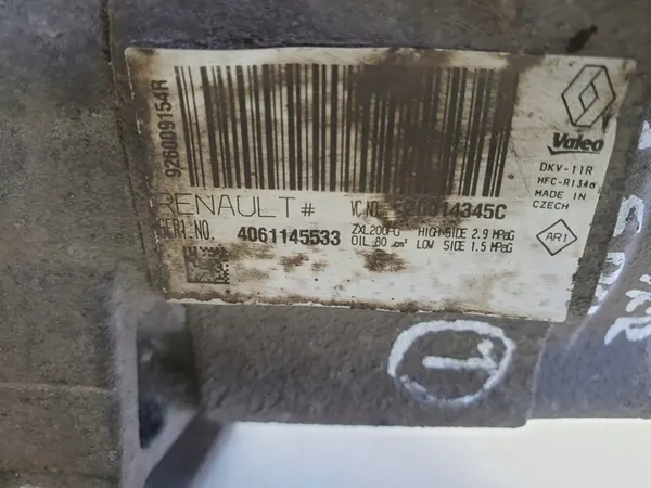 Compresseur de climatisation Dacia Duster 1.5 DCi Z0014345C image 2