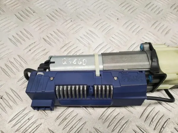 Audi Q7 Kofferbakklep Actuator OEM 4L0827852F Rechts Achter image 4