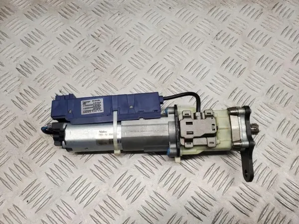 Audi Q7 Kofferbakklep Actuator OEM 4L0827852F Rechts Achter image 5