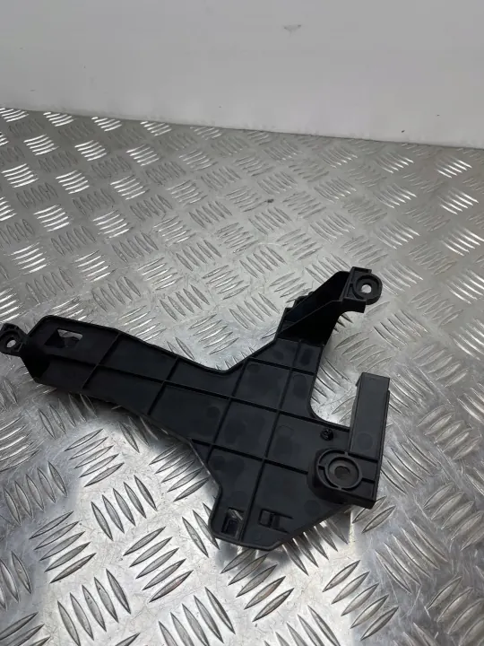 Kiinnitystuki Mercedes C205 W205 OEM 2055450040 image 5