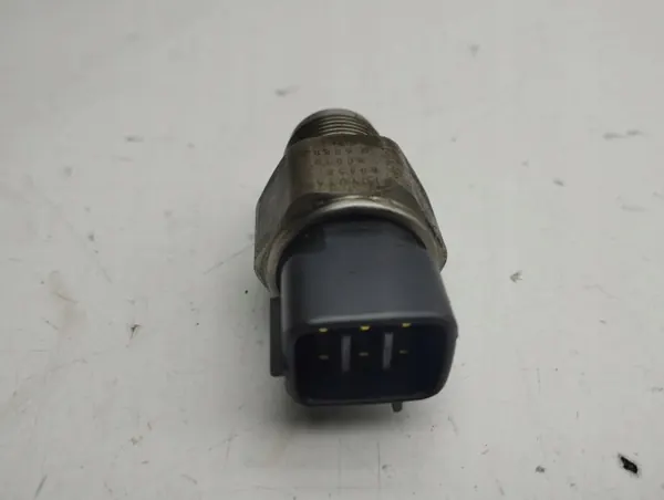 Lexus Brandstofdruksensor OEM 8945860010 image 4