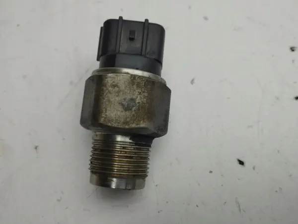 Lexus Brandstofdruksensor OEM 8945860010 image 6