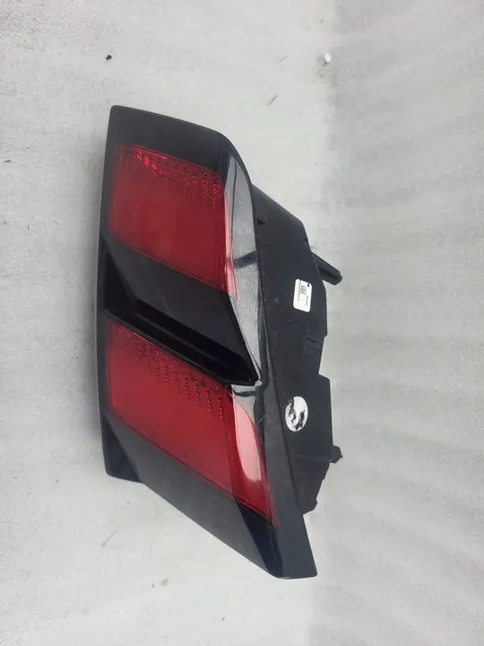 PEUGEOT 3008 II Lámpara Trasera Derecha LED 9810477880 image 2