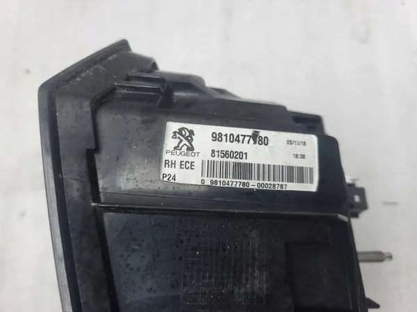 PEUGEOT 3008 II Lámpara Trasera Derecha LED 9810477880 image 3