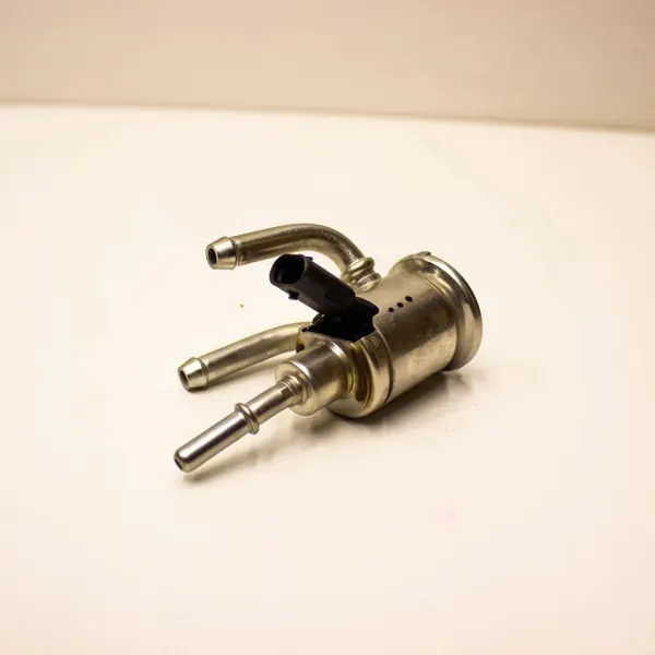 Mercedes AdBlue-suutin OEM A0004905300 - Käytetty image 2