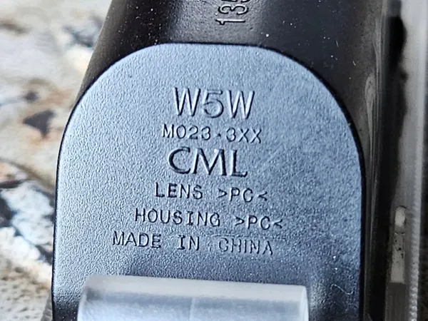 Buick Encore Kennzeichenleuchte OEM 1350217 image 5