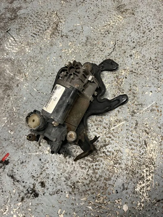 Mercedes-Benz OE 0011127 Bakluftfjädringskompressor image 2