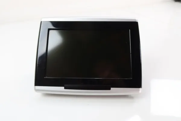 Écran de repose-tête Mercedes GL OEM 2518705190 image 6