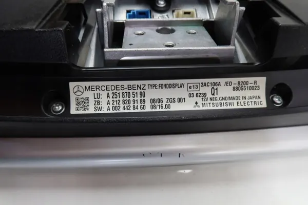 Écran de repose-tête Mercedes GL OEM 2518705190 image 8