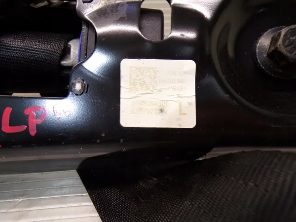 Veiligheidsgordel links voor OEM 39811479 Volvo V70/XC70 image 3