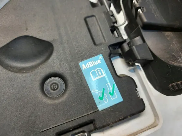 Renault Master III bränslelock OEM mas3 745564384 image 4